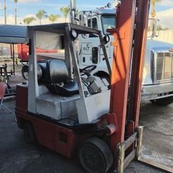 Forklift 