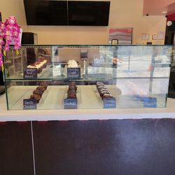 Tw Large Display Case For A Bakery