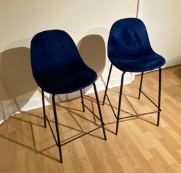 Set of 2 blue velvet bars counter stools like new
