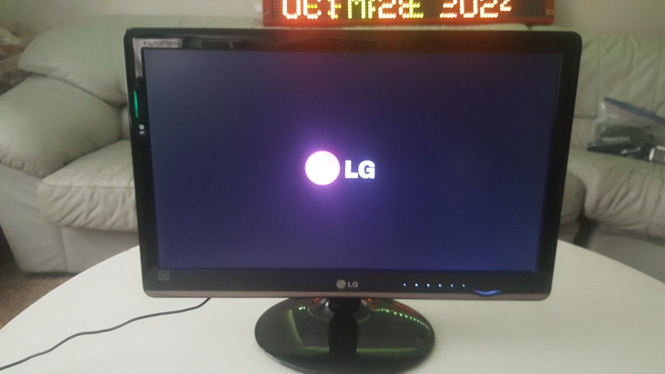 LG Flatron 22inch monitor