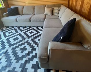 Sectional couch (can deliver)