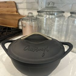 BRAND NEW 5qt Cast Iron Pot With Lid