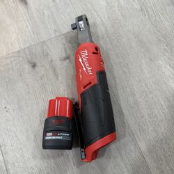Milwaukee M12 FUEL 12-Volt Lithium-Ion Brushless Cordless High Speed 3/8 in. Ratchet w/CP High Output 2.5 Ah Battery Pack