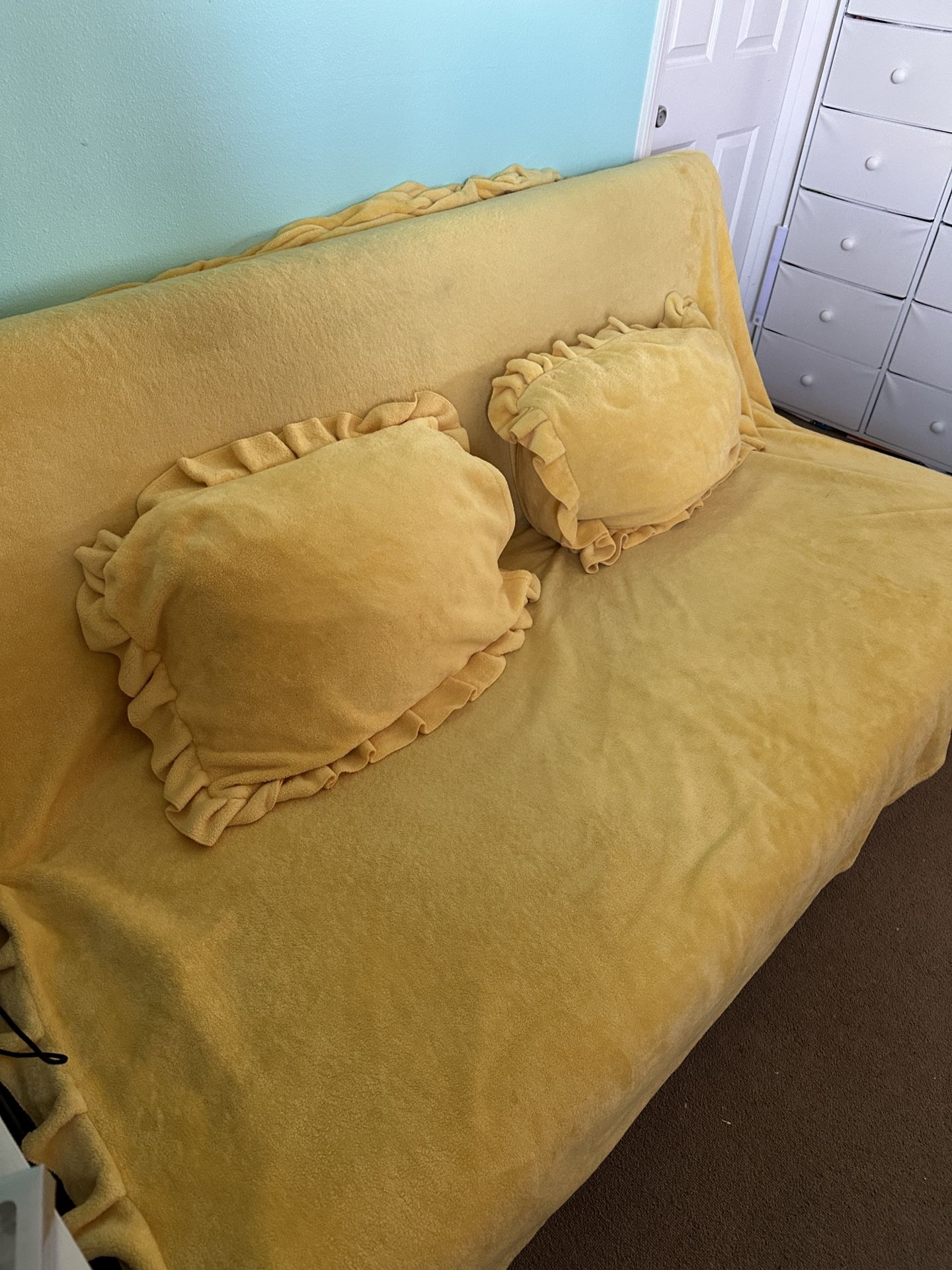 Blanket With 2 Pillows Case And 2 Pillows