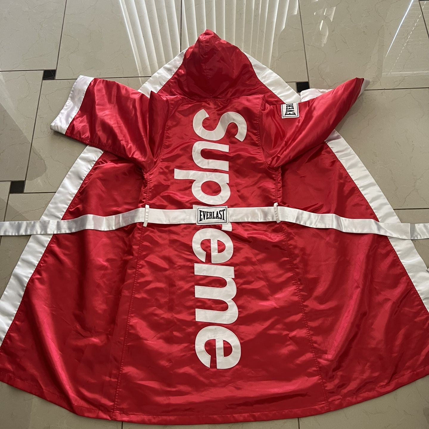 Supreme everlast satin hooded boxing cheap robe