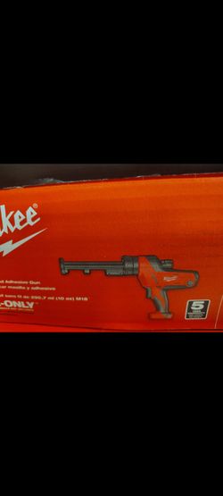 Milwaukee M18 Cordless Caulk and Adhesive Gun