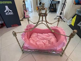 SMALL DOG PRINCESS BED and Matching Rhinestone Bowl Holder