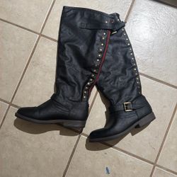 Black Boots