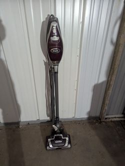 Shark Upright Vacuum, Corded – Good Working Condition