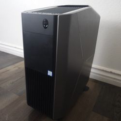 Alienware Aurora R8, RTX 2070 Super, 16GB RAM,  i7-9700k, 512GB SSD + 1TB HDD