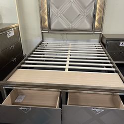Queen Bed Room Set( Includes Queen Bed Frame, Dresser, Mirror, 1 Night Stand) On Sale