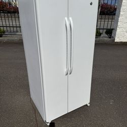 Ge White Side-By-Side Refrigerator DELIVERY
