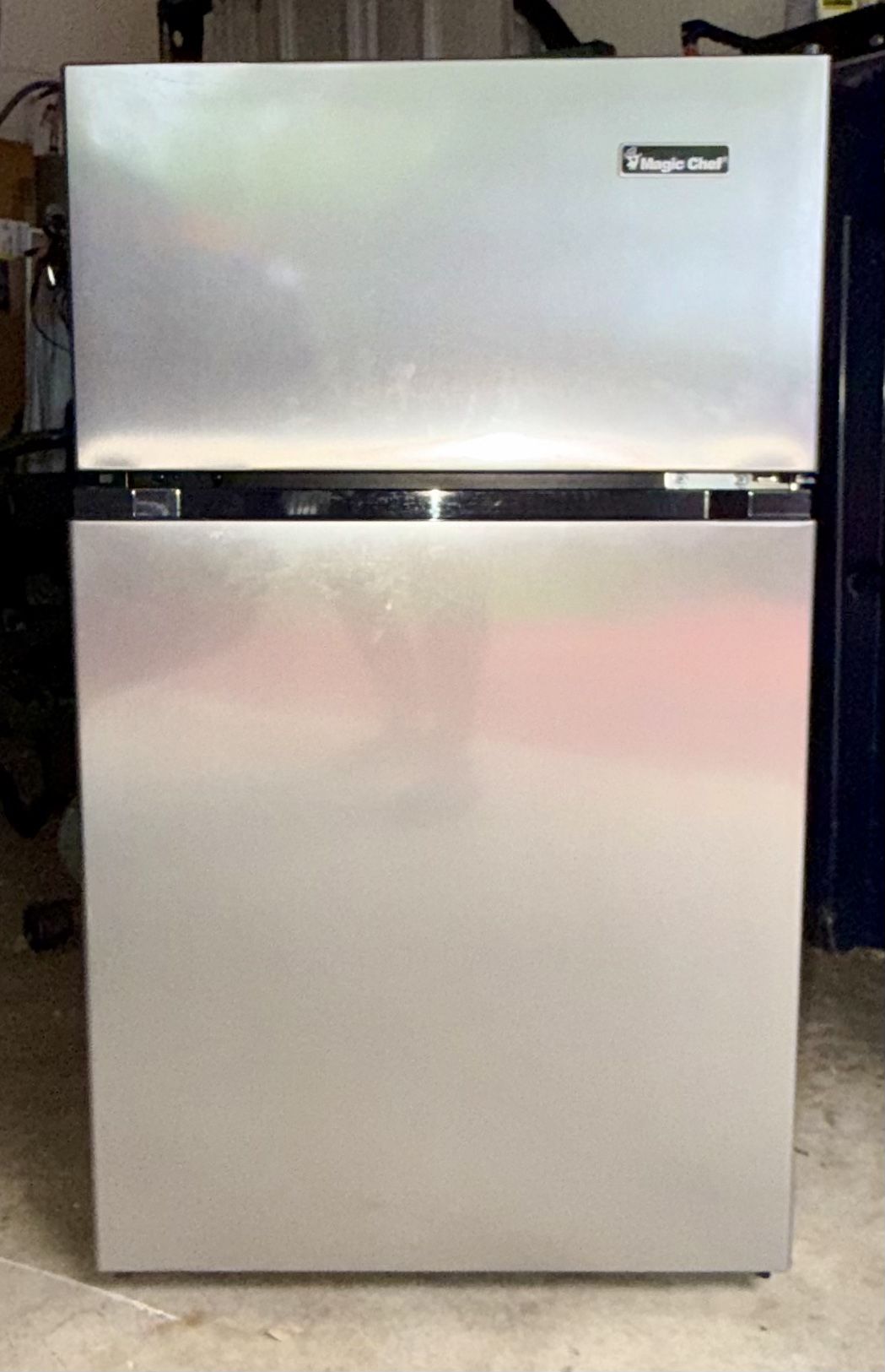 Magic Chef Office refrigerator With Freezer