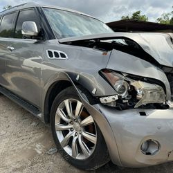 2011 Infinity QX56 5.6L AWD (PARTS ONLY)