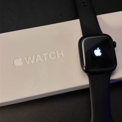 Apple Watch Series 11 Cellular + GPS
