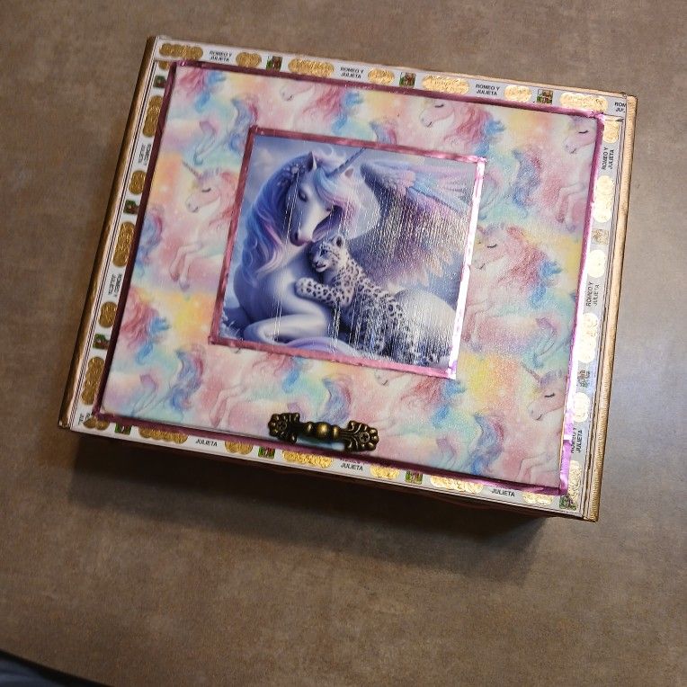 Unicorn π¦ Box