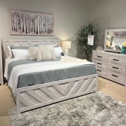 🔥Premium Quality~Band New Queen/King Bed With Matrress Available At Discounted Prices.