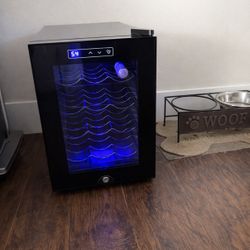 Wine Cooler / Wine Fridge – Great Condition