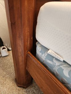 King bed frame, including mattresses