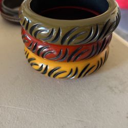3 ,FABULOUS VINTAGE DEEPLY CARVED  BANGLE BRACELET