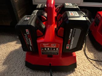 Rapid charger + 6 Batteries Milwaukee