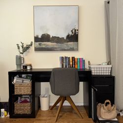 Black Desk