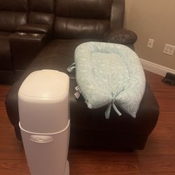 BABY LOUNGE AND DIAPER GENIE 