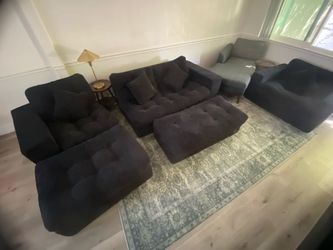 FURNITURE ONLY AVAILABLE TODAY OR TOMORROW !!! REACH OUT ASAP!