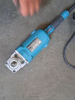 Corded angle grinder