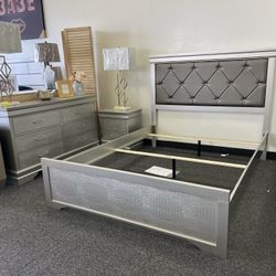 Queen 4 Piece Bedroom Set (champagne, Black Or White)