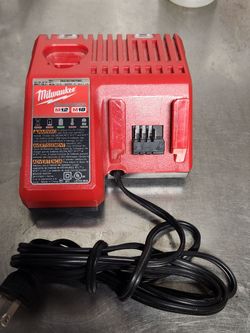 Milwaukee M12/M18 Battery Charger