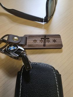Chicago Flag w Cross Or "DA POPE" First American Pope Elected Custom Engraved Wood And Leather Keychains 