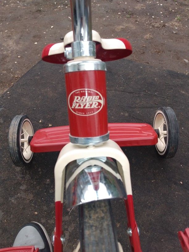 Radio Flyer What Is The Images