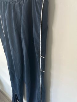 Nike Men’s workout pants.  Navy  Blue  L $10