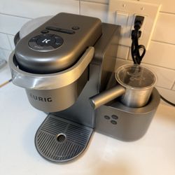 Keurig K-Cafe Single Serve Coffee Latte & Cappuccino Maker