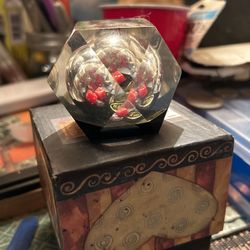 Vintage Paper weight w/dice that roll