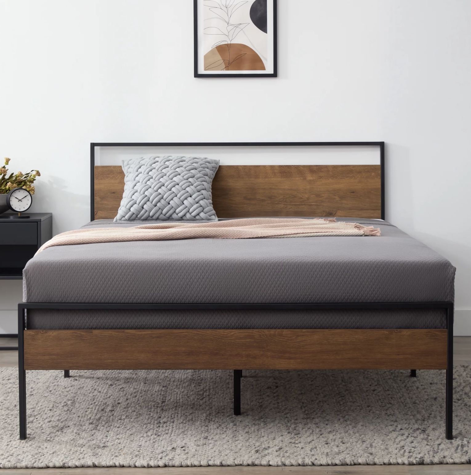 NEW Queen Bed Frame, Metal & Wood Queen Platform Bed - Brown !