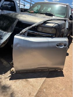 2014 / 2020 Nissan rogue left driver doors