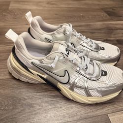 Nike V2K Run size 11