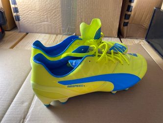 PUMA EVO SPEED SOCCER CLEATS SIZE 9 FIRM PRICE $75