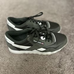 Reebok Classic Sneakers – Men’s Size 7 1/2 