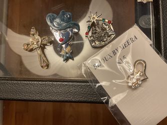 VTG PINS PENDANT