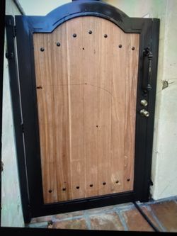 Custom Side Gate