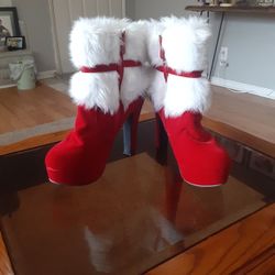 Santa Heels