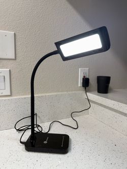 Desk lamp