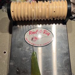 Reel A Rig Lure Holder 