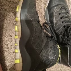Jordan Venom 10 Size 8M