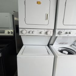WHIRLPOOL 24” WASHER AND DRYER STACKABLE 