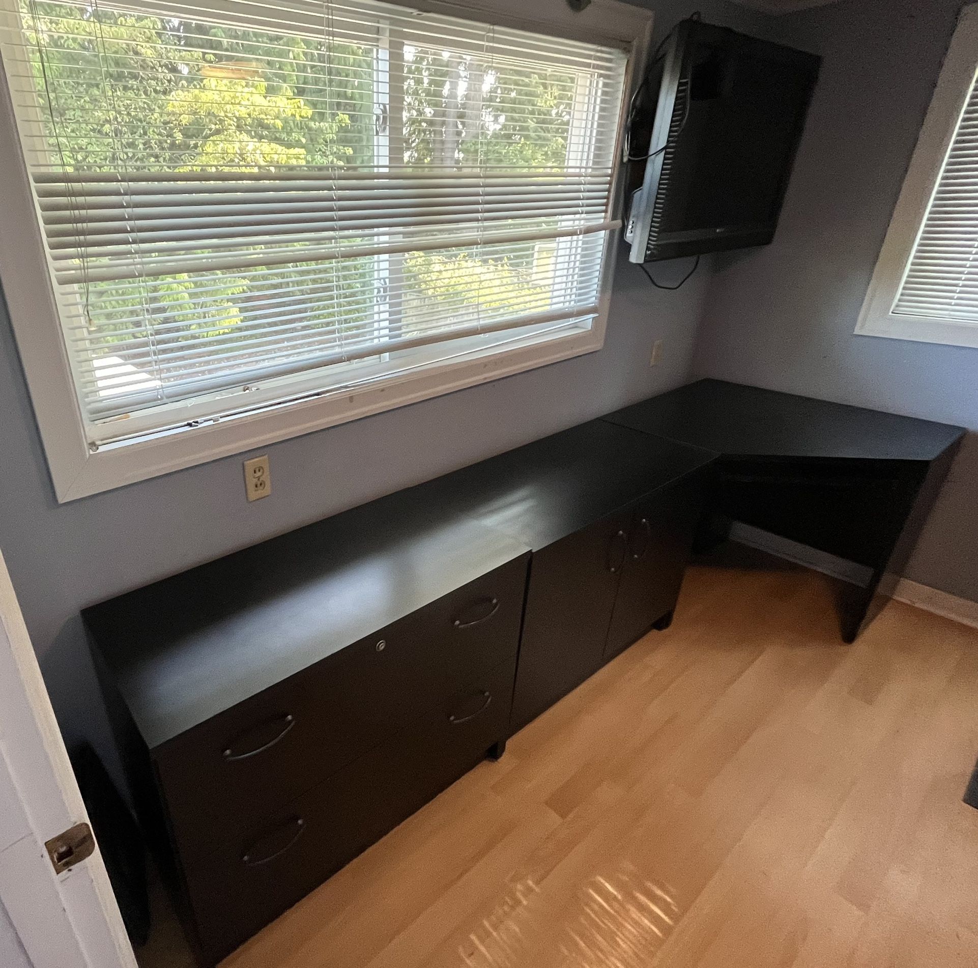 Corner Desk With Filing Unit and Storage