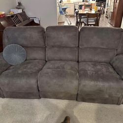 2Piece Reclining Set Couch/ Sofa